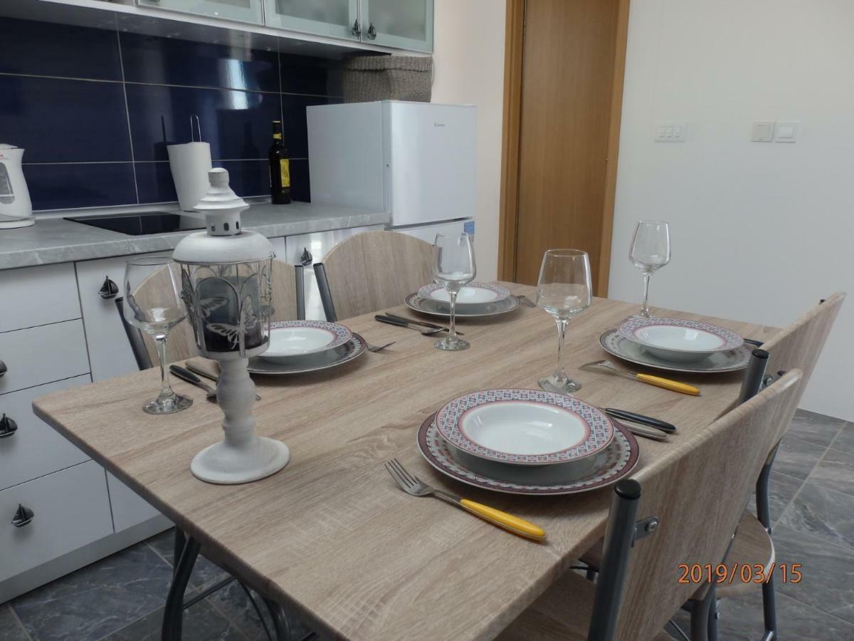 Apartman M&M Milna  Extérieur photo
